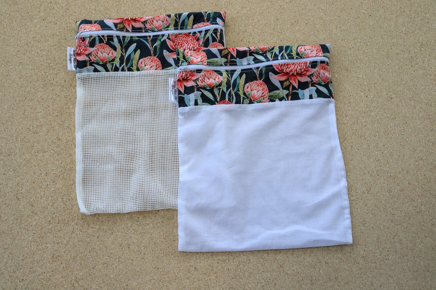 Waratah Wash Bag