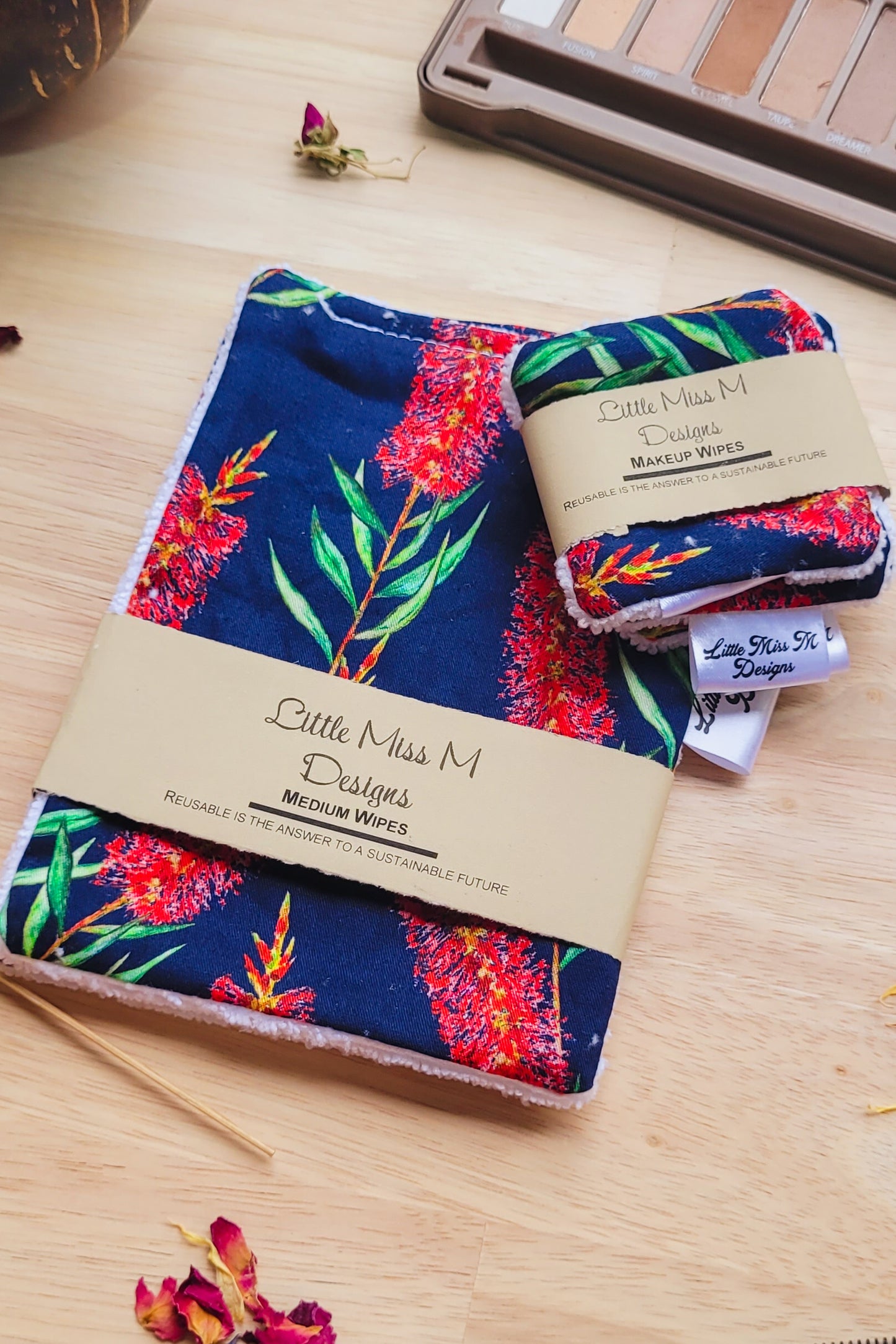 Navy Bottlebrush Makeup Wipes