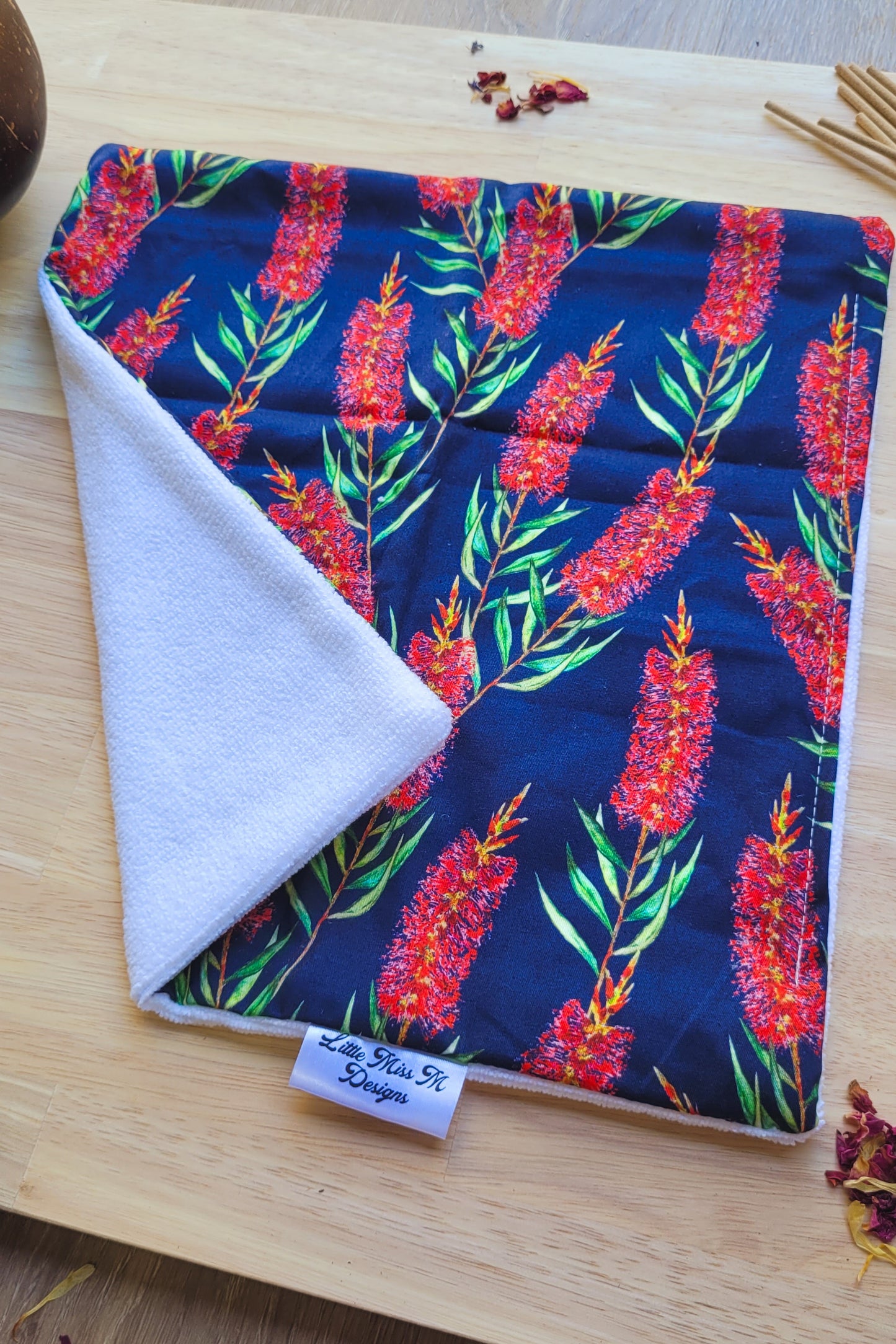 Navy Bottlebrush Cleaning Wipes