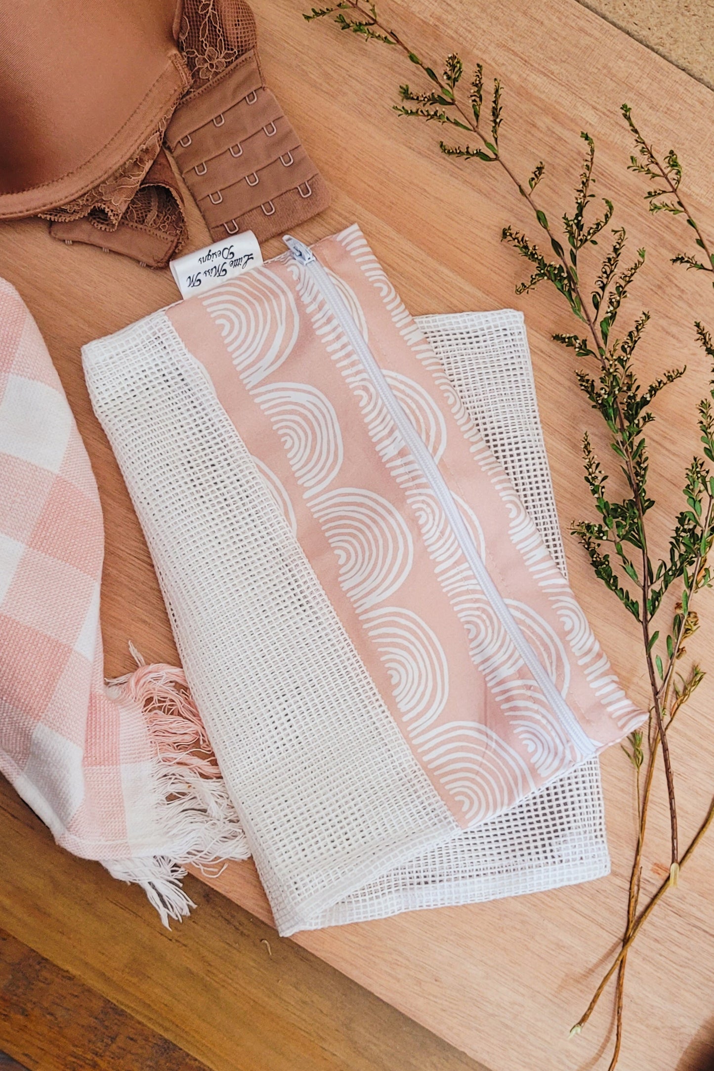 Omeo Wash Bag