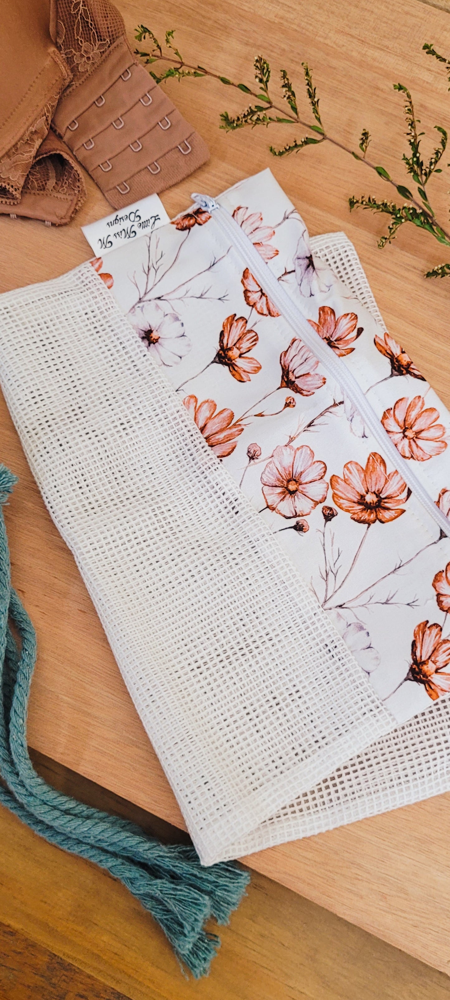 Burnt Dandelion Wash Bag