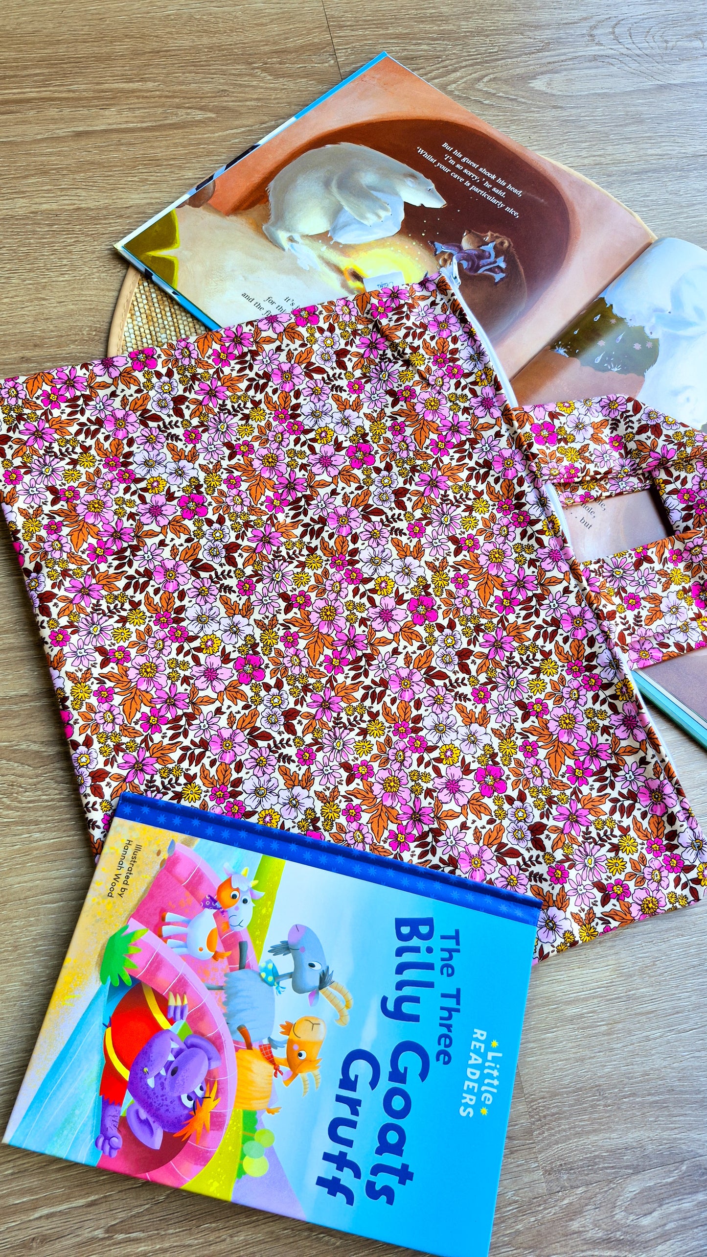 Daffy Library Bag