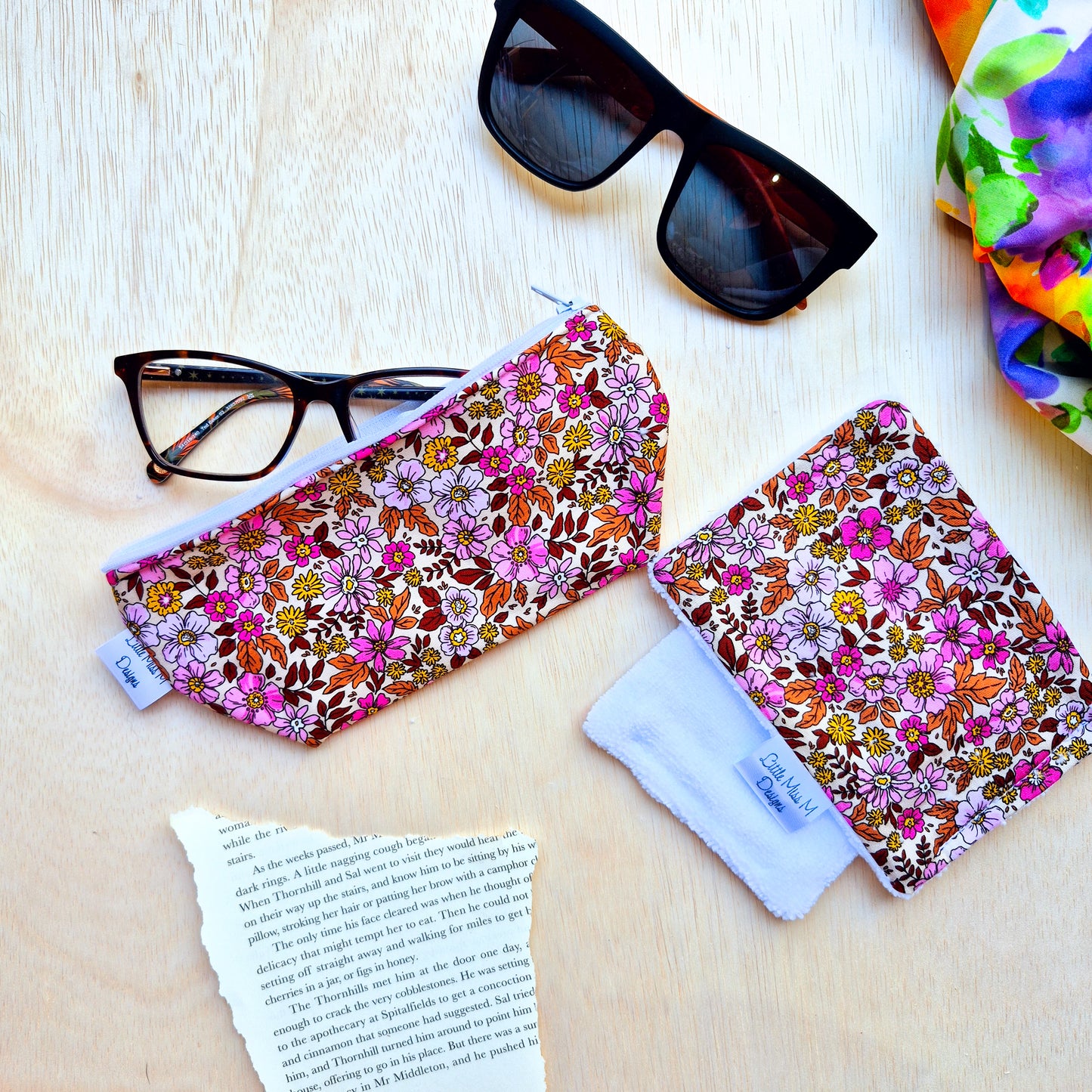 Glasses Case & Cleaner Daffy