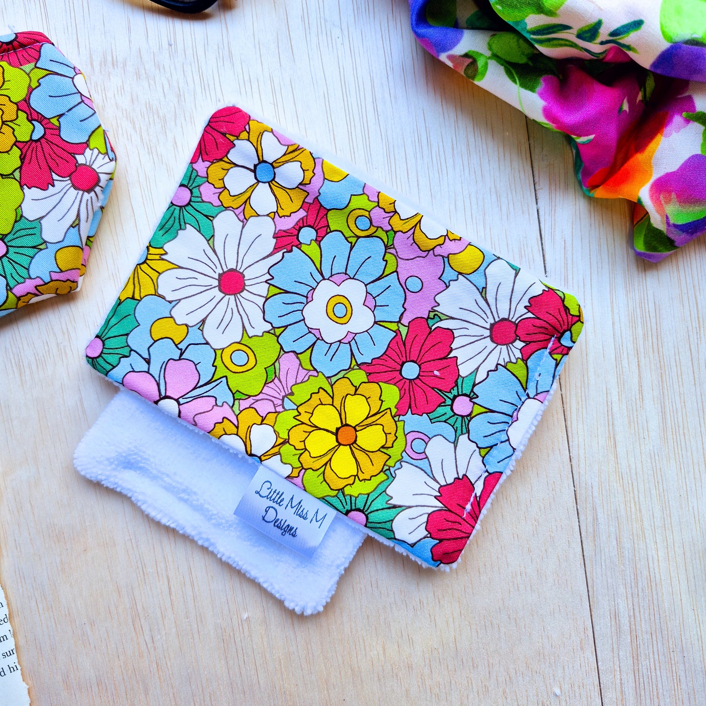 Glasses Case & Cleaner Colourful Daffy