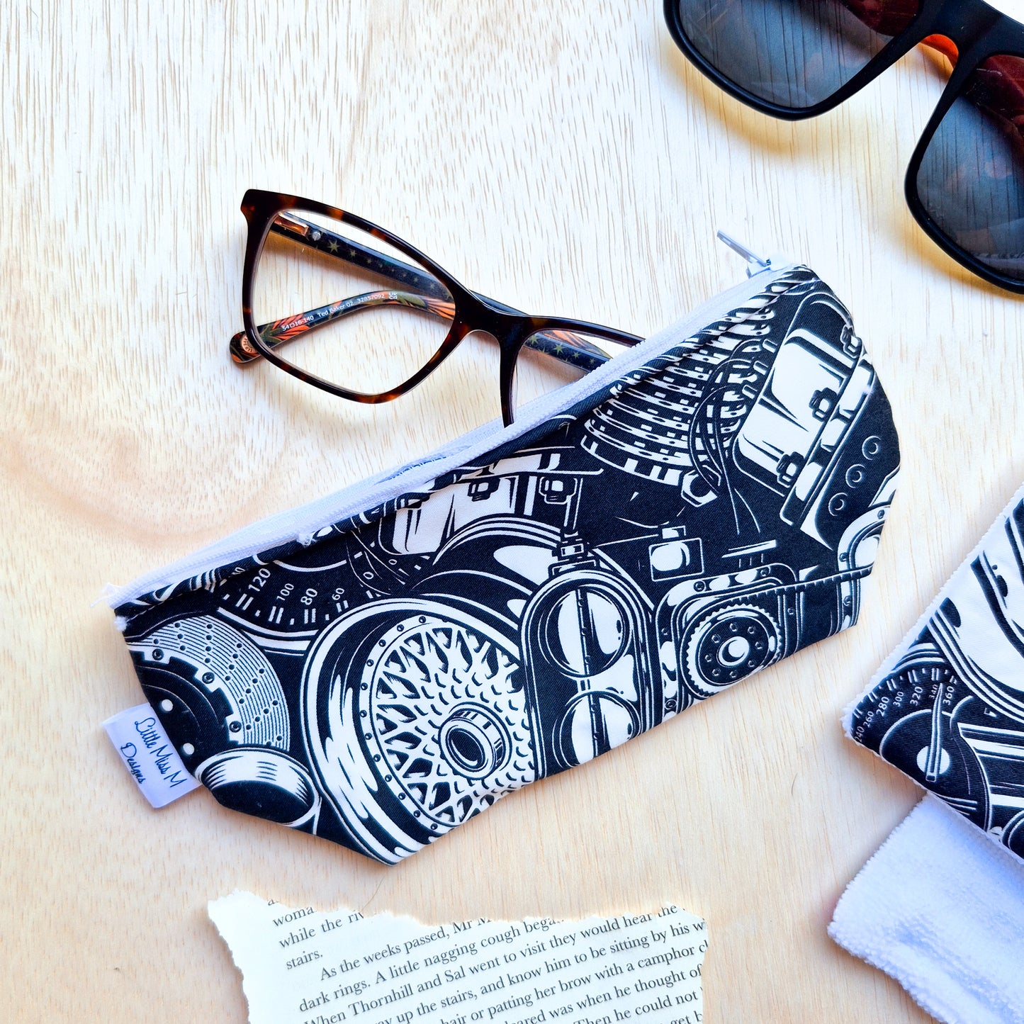 Glasses Case & Cleaner Turbo