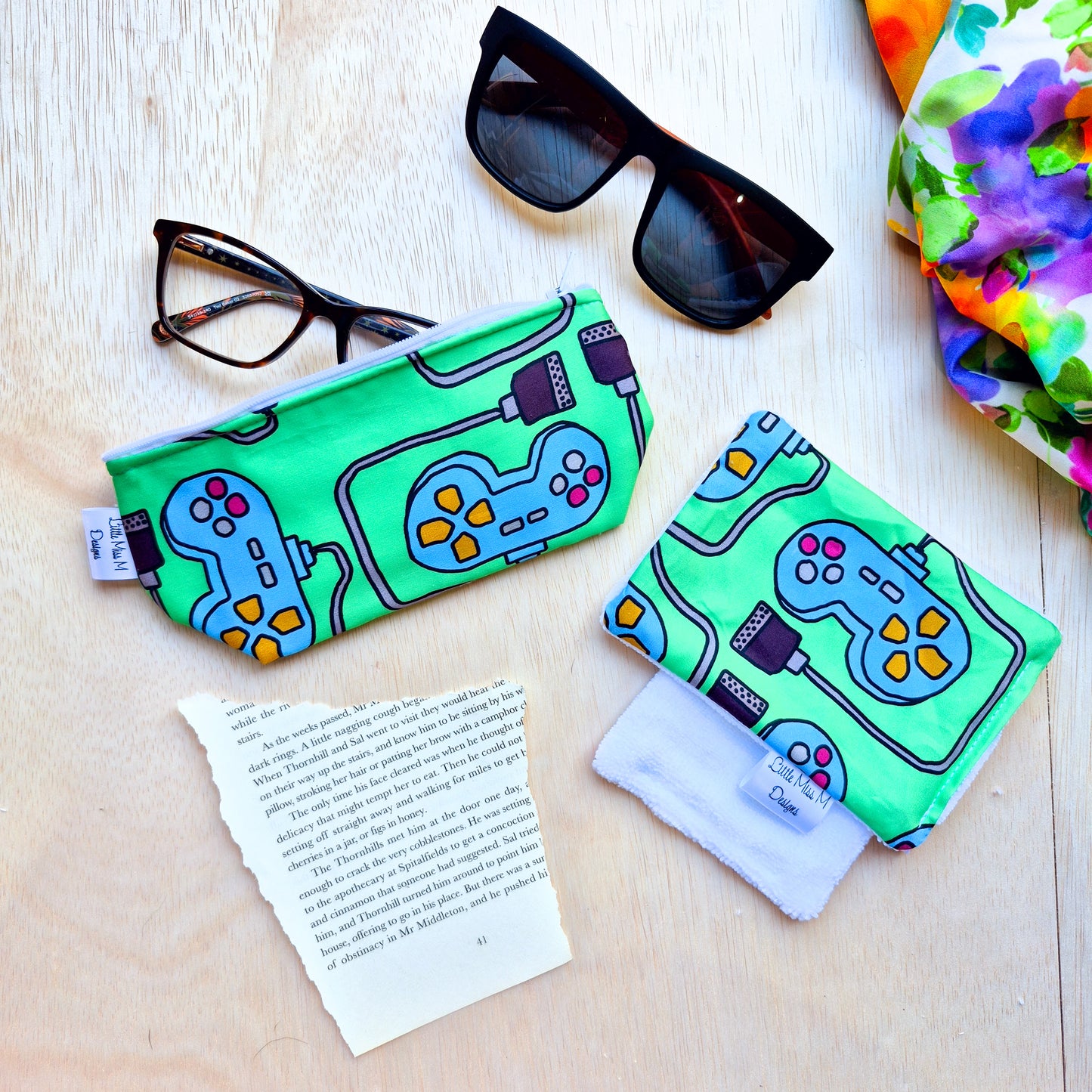 Glasses Case & Cleaner Cheatcode